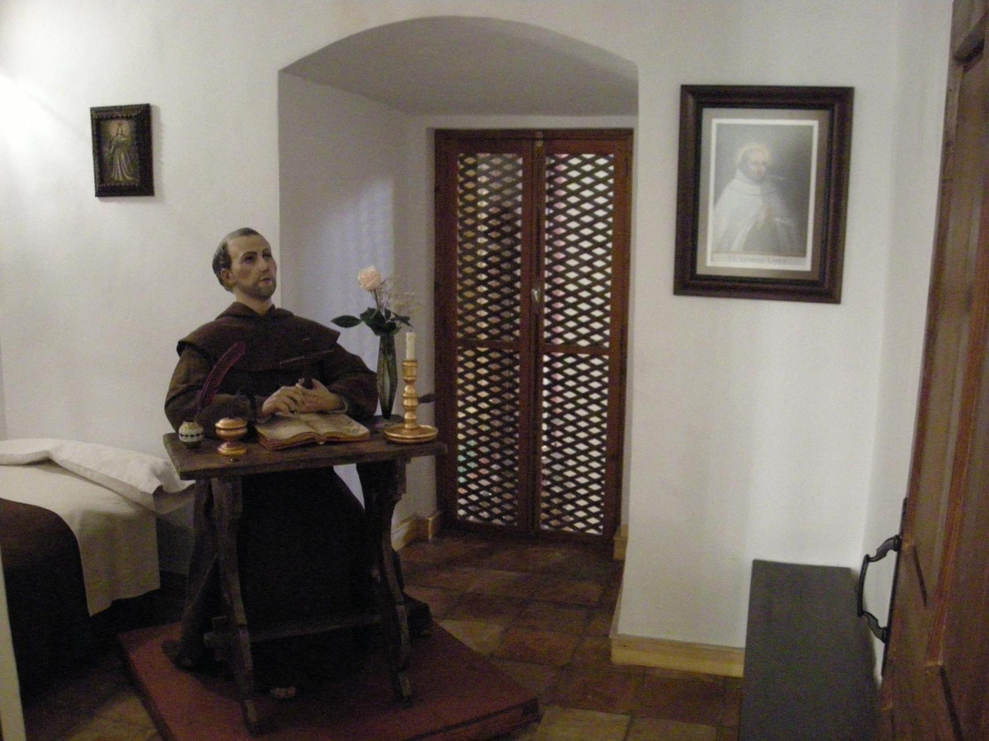 Hotel Nuestra Senora Del Carmen à Caravaca De La Cruz Extérieur photo